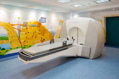 Bari, presentata ''Gamma Knife'': una nuova frontiera per la lotta ai tumori cerebrali